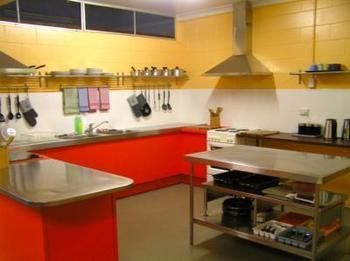 Civic Guesthouse Hostel *